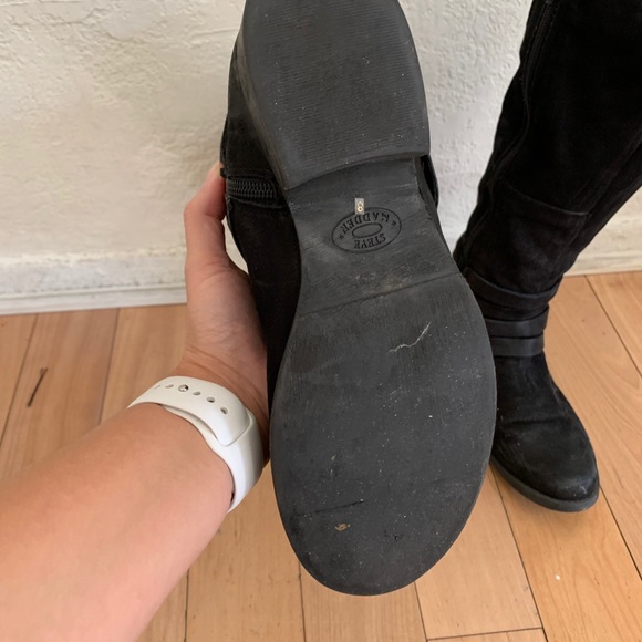 Steve Madden Black Suede Albany Boot - Picture 5 of 6